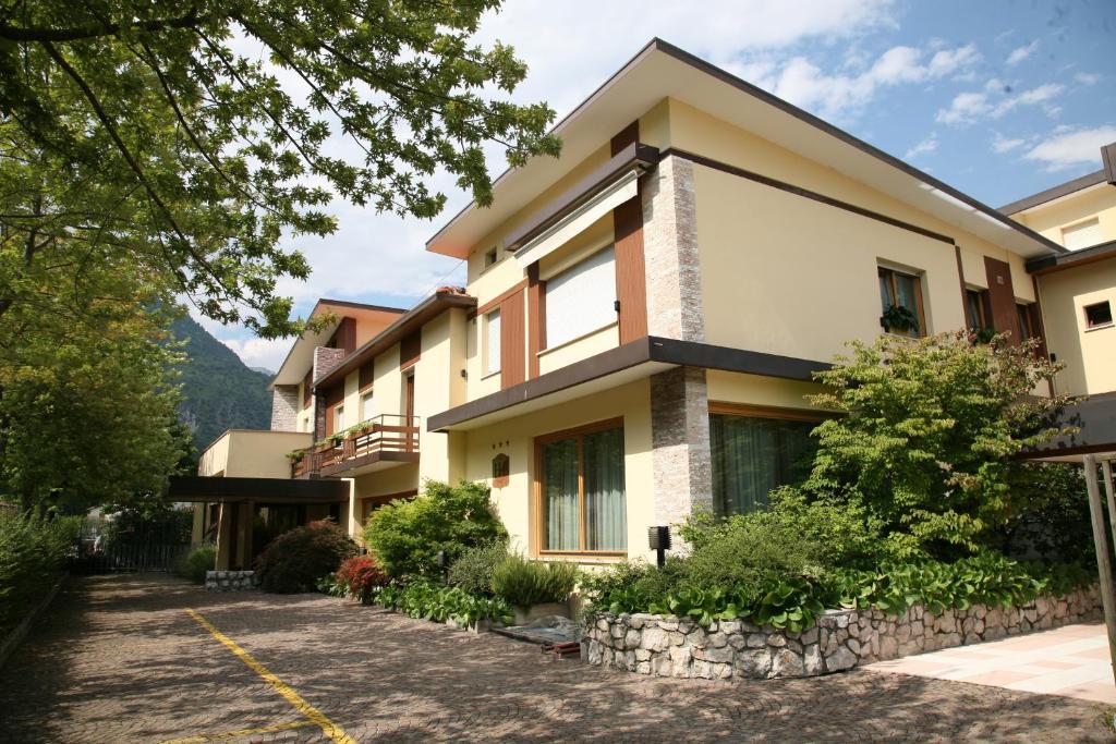 Albergo Benito Ponte nellʼAlpi Eksteriør billede