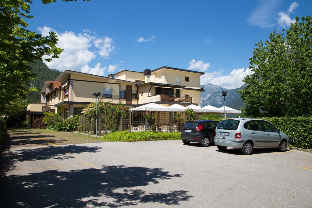 Albergo Benito Ponte nellʼAlpi Eksteriør billede