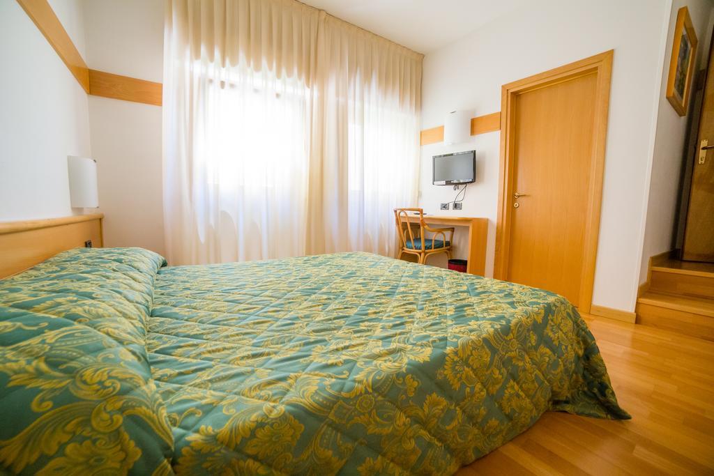 Albergo Benito Ponte nellʼAlpi Eksteriør billede